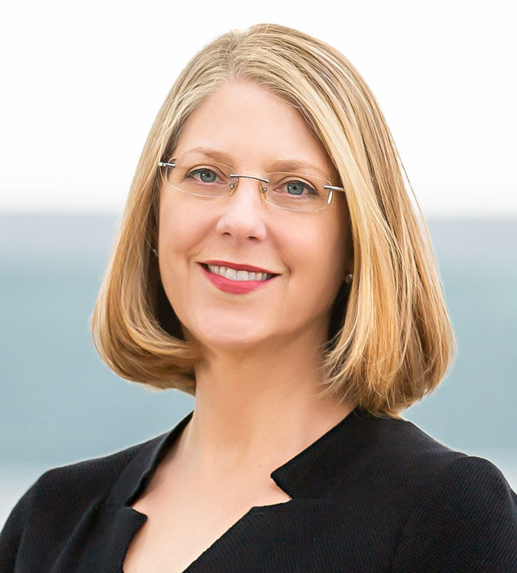 Ellen Graper Headshot